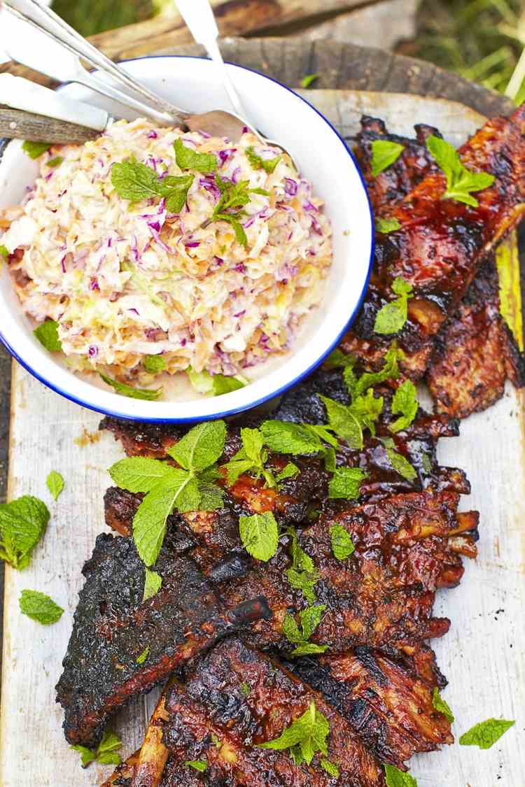 recette-barbecue-Jamie-Oliver-côtes-porc-mariné-salade-chou