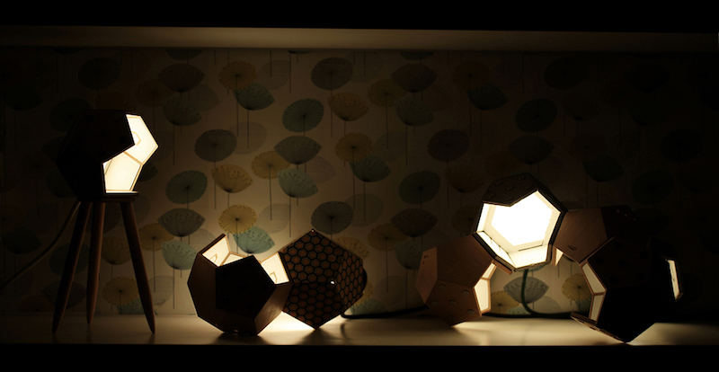 système d'éclairage à poser, suspendre ou utiliser en applique système d'éclairage à poser-suspendre-lampe-D-12-design