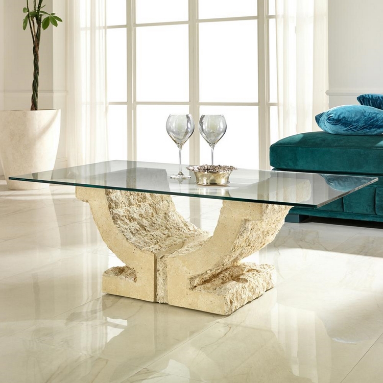 table basse en pierre naturelle-beige-fossilisé-reconstituée-plateau-verre