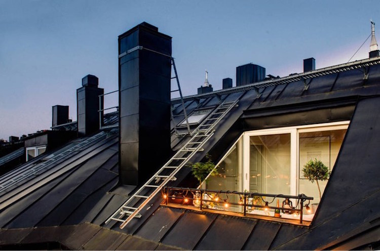 aménagement toit terrasse -balcon-toit-romantique-guirlande-lumineuse