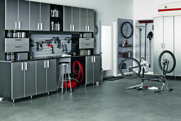 aménagement-garage-moderne-meubles-cuisine-équpée-gris
