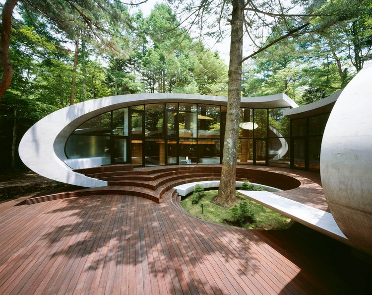 arbre-jardin-intérieur-sol-bois-composite-design-futuriste