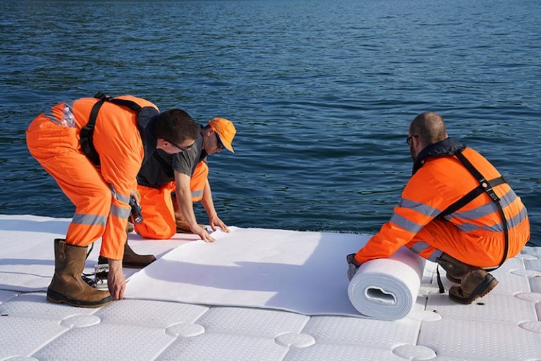 artiste-Christo-Jeanne-Claude-land-art-jetée-flottante-installation-feutre