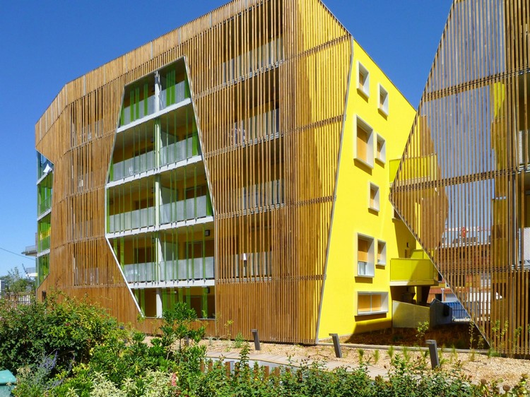 bardage-façade-jaune-vert-banlieu