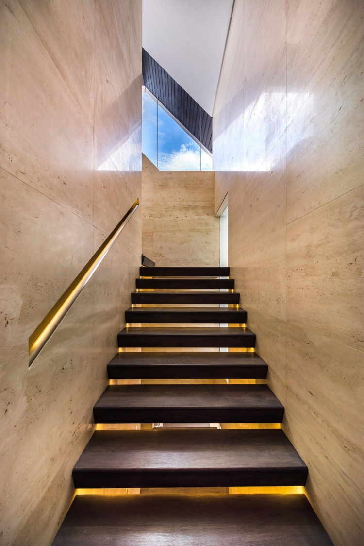 escalier-marches-suspendues-main-courante-lumineuse carrelage en pierre naturelle 