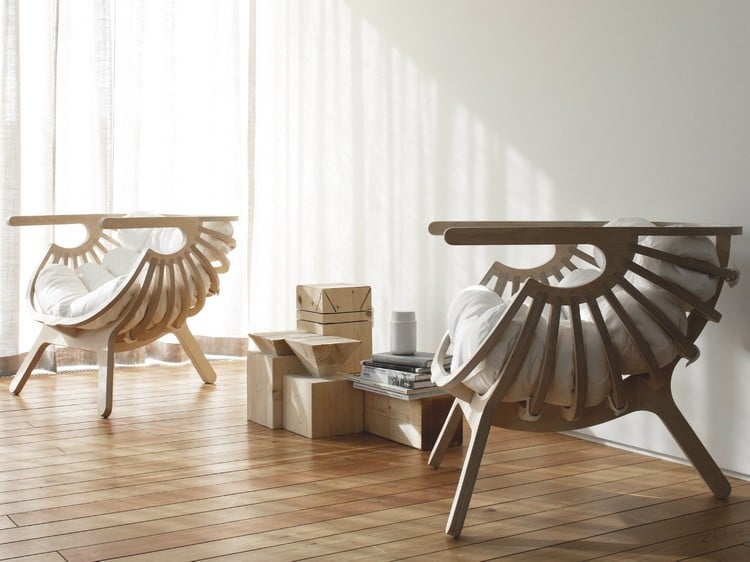 fauteuils design bouleau-forme-coquillage-coussins-blancs-Marco-Sousa-Santos