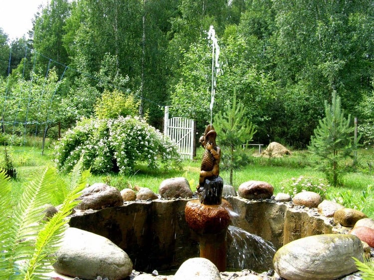 fontaine-extérieure-jardin-bassin-aquatique-galets