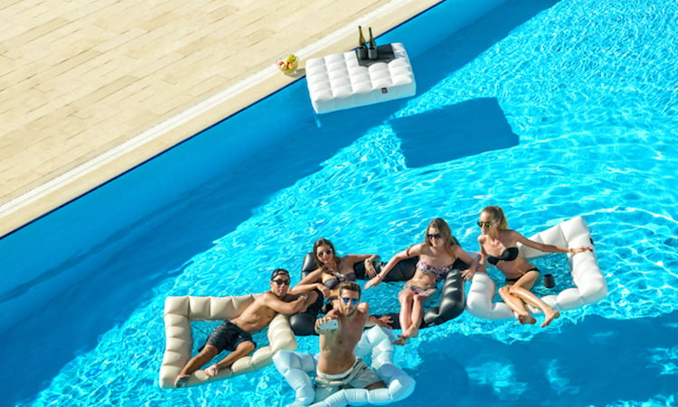 lit-gonflable-fauteuil-piscine-pool-party-design-Pigro-Felice