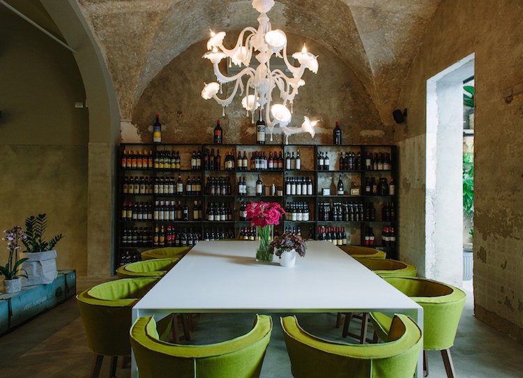 lustre design blanc-salle-manger-Au-Revoir-Karman-design-Matteo-Ugolini