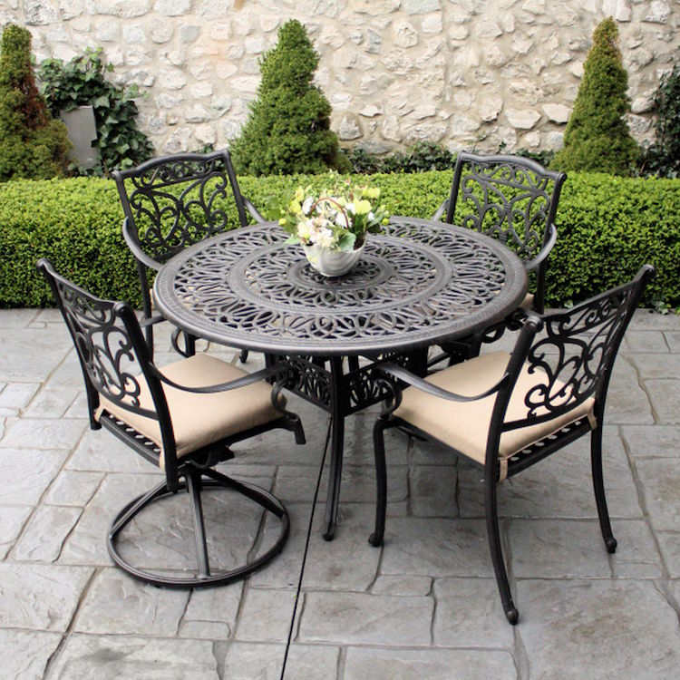 mobilier de jardin en fer forgé - table-ronde-chaises-4-pieds-pied-central