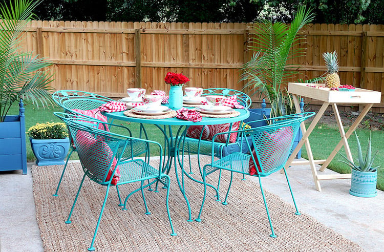 mobilier-jardin-fer-forgé-turquoise-table-ronde-chaises-patins