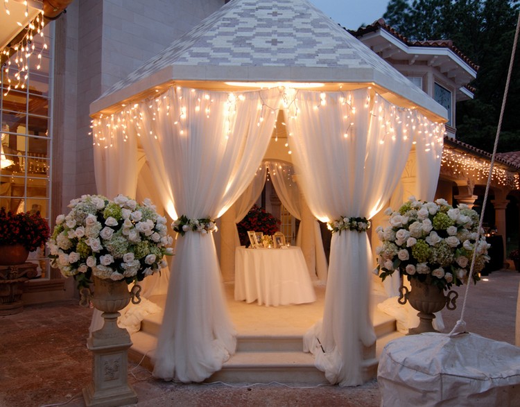 rideau-veranda-blanc-éclairé-spots-led-ambiance-romantique