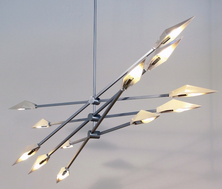 salon-international-mobilier-contemporain-lustre-bras-orientables-Spark-Ligh-Modern-Vervet