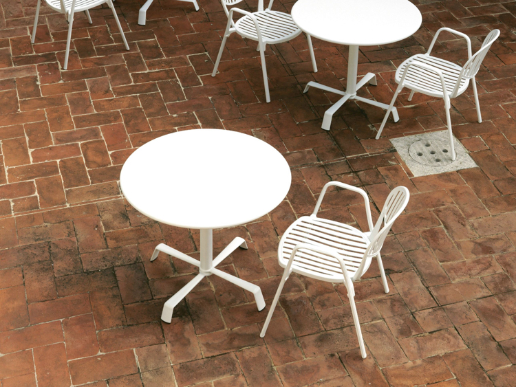 table jardin design -ronde-table-blanche-olympia