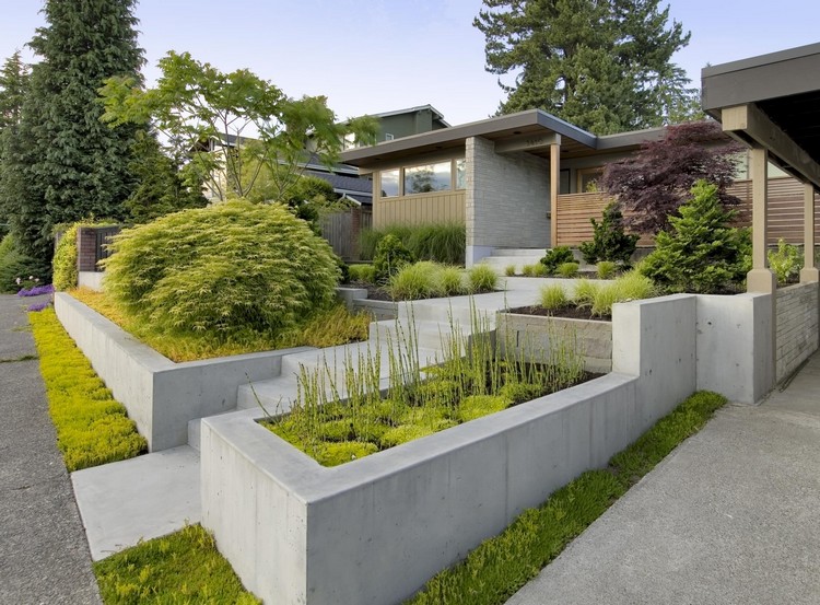 aménagement-jardin-pente-moderne-végétation-maison-design