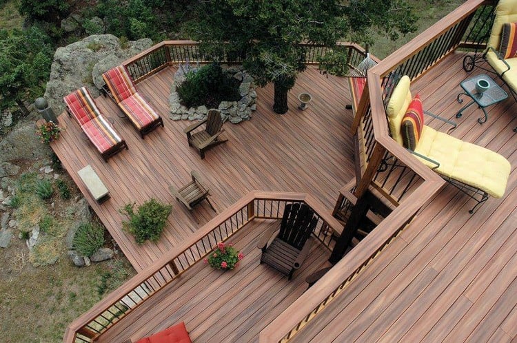 aménagement-jardin-pente-terrasse-moderne-meubles