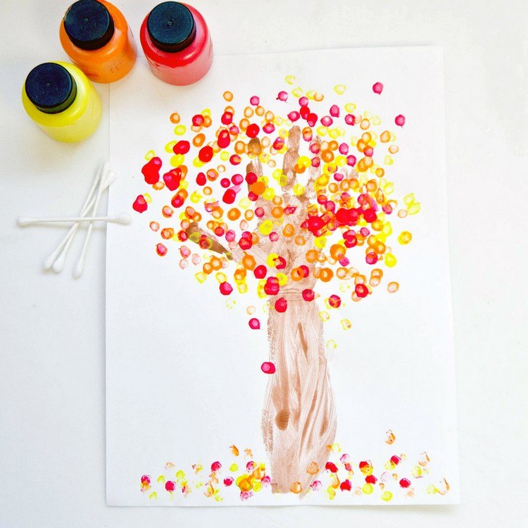 bricolage d’automne enfants-dessin-arbre-coton-tiges-peinture-acrylique