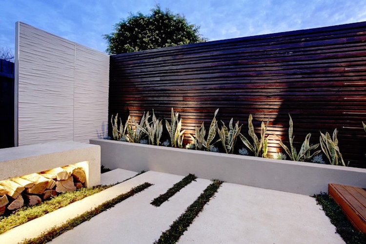 design-extérieur-terrasse-contemporaine-éclairage-indirect-spots-projecteurs