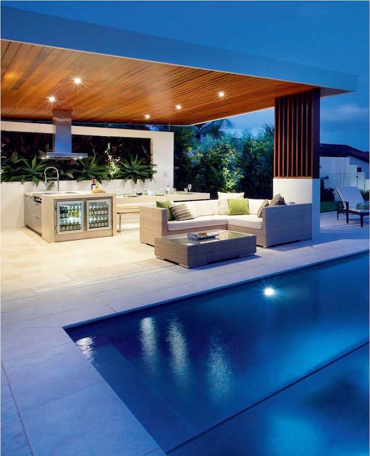 design-extérieur-terrasse-couverte-cuisine-coin-repas-salon-piscine-Sydney