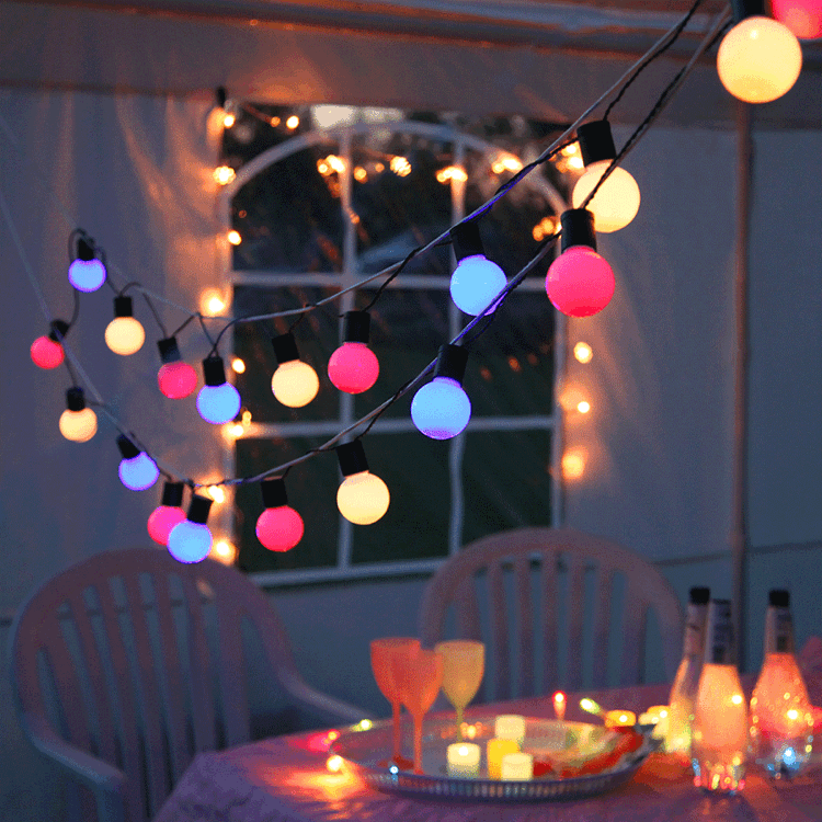 éclairage de jardin décoratif-guirlandes-lumineues-ampoules-colorées-party-jardin