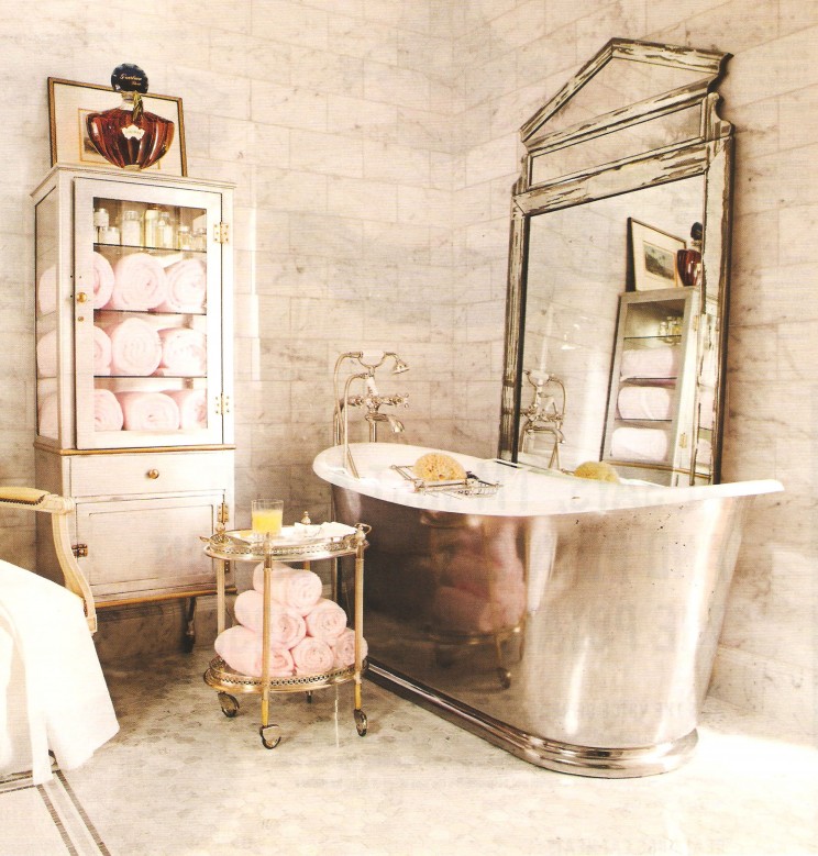 grand miroir vintage -cadre-bois-baignoire-îlot-métallique-meuble-rangement-vintage