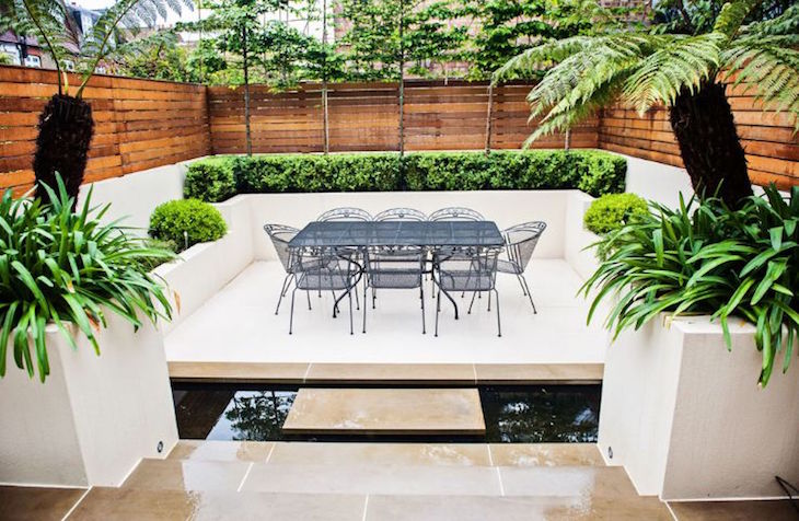 jardinières-hautes-béton-blanc-patio-alternative-jardinière-bois