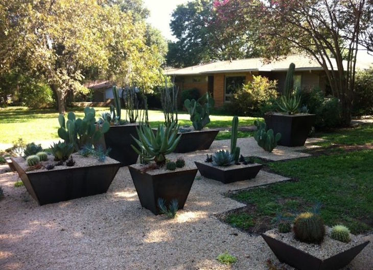 jardinières-métalliques-forme-pyramyde-carrée-renversée