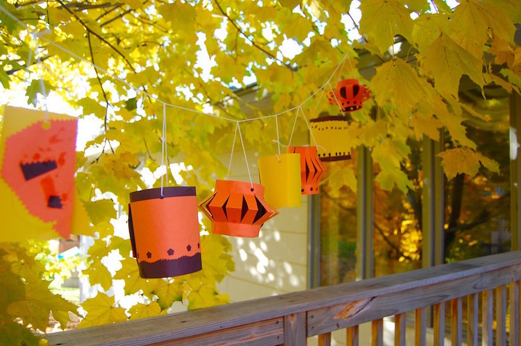 lanterne en papier -orange-jaune-lanterne-suspendre-bricolage-automne