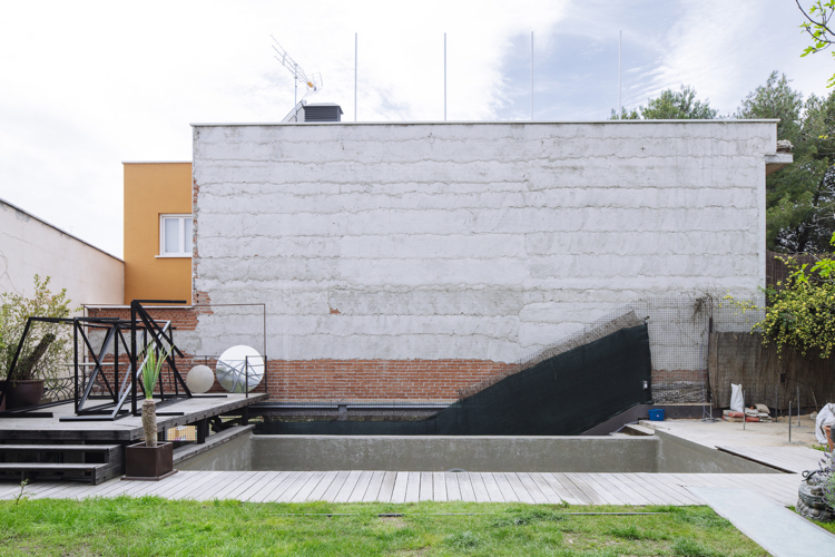 piscine-luxe-projet-mur-végétal-maison-design