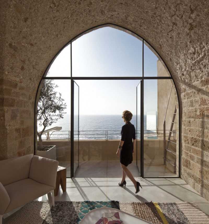 baie-vitrée à fenêtres sur mesure bâtiment-historique-Jaffa