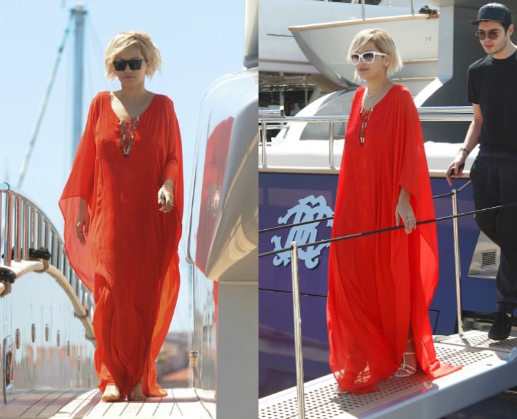 caftan moderne -fluide-rouge-outfit-party-rita-ora