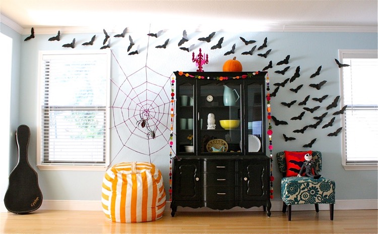 déco Halloween maison -chauves-souris-papier-noir-toile-araignée-fils