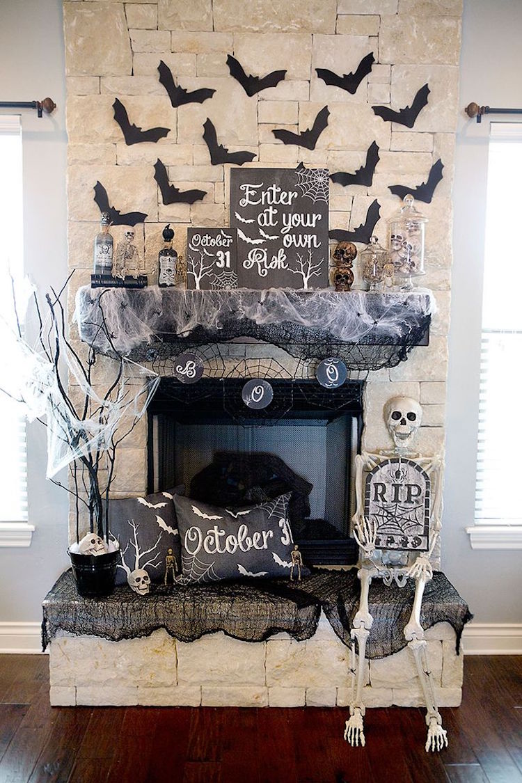 déco Halloween maison -chauves-souris-papier-squelette-taile-araignées-décorative-déco-cheminée