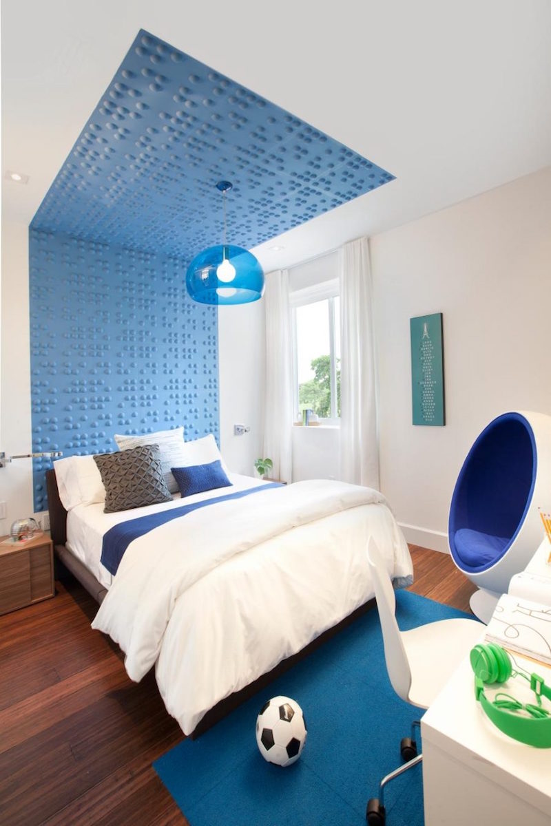 déco-intérieur-mur-plafond-effet-3D-chambre-garçon-ado-blanc-bleu