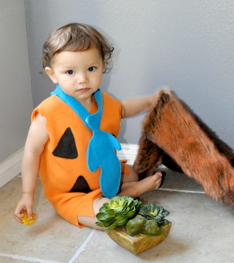 déguisement Halloween enfant -fred-pierrafeu-costume-orange-cravate-bleue