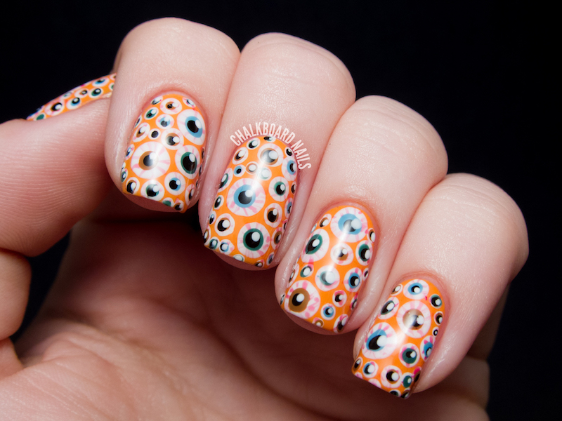 drôle de nail art Halloween yeux-couleurs-fond-orange