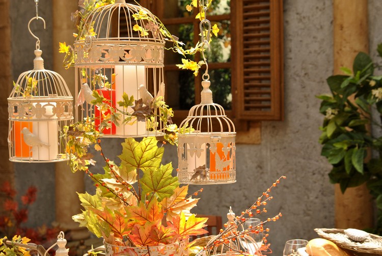 décoration-extérieure-automne-espritèromantique-cages-oiseaux-métalliques