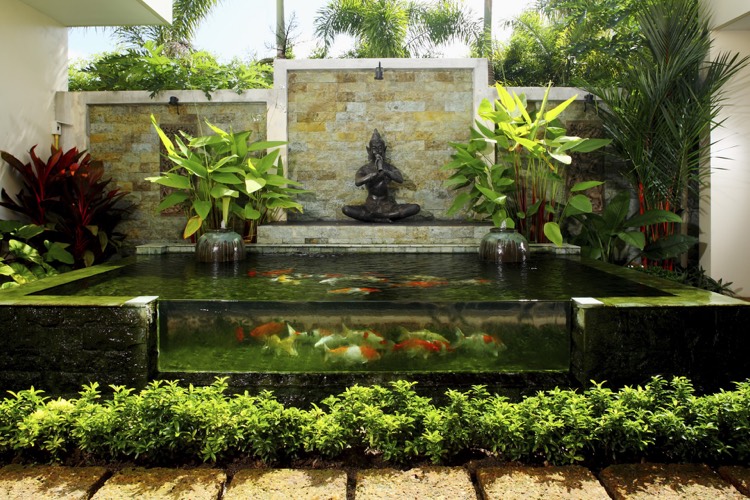étang de jardin moderne -hors-sol-verre-pierre-poissons-ornement-statuette-Bouddha