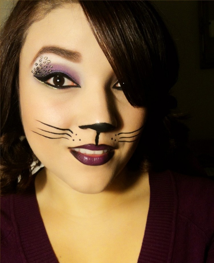 deguisement chat sexy bouche violet