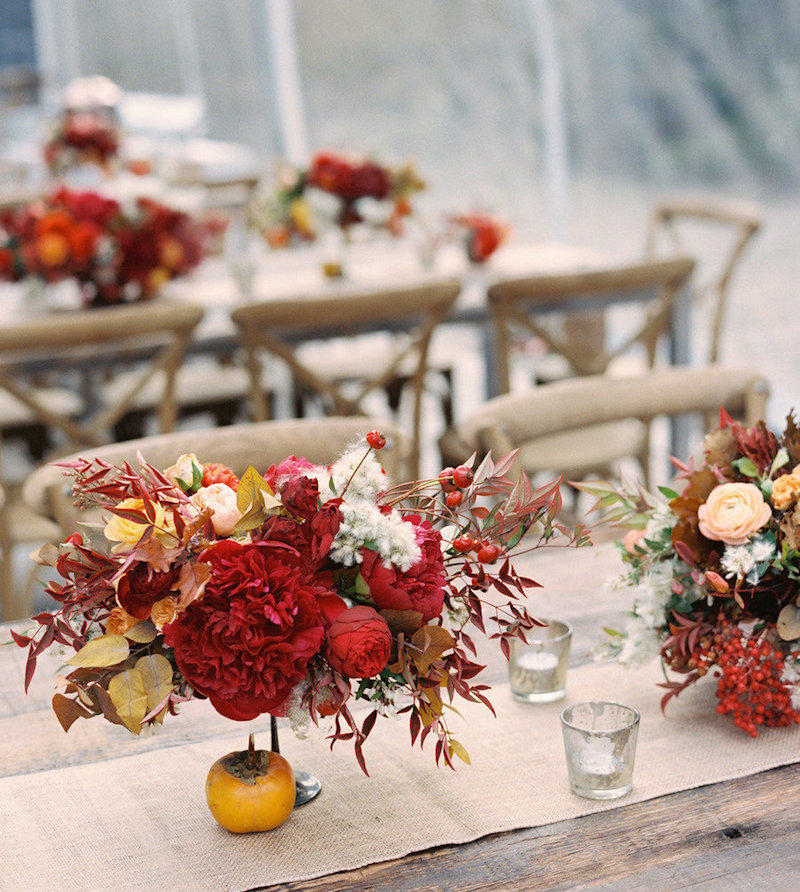 mariage-automne-champêtre-chic-idées-décoration-tables-fleurs-saison