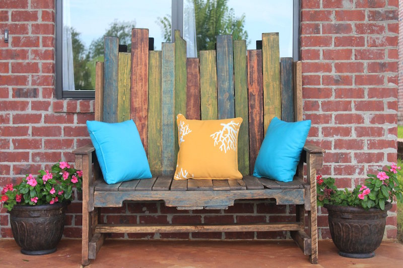 meuble en palette de bois extérieur-banc-jardin-planches-dépareillées