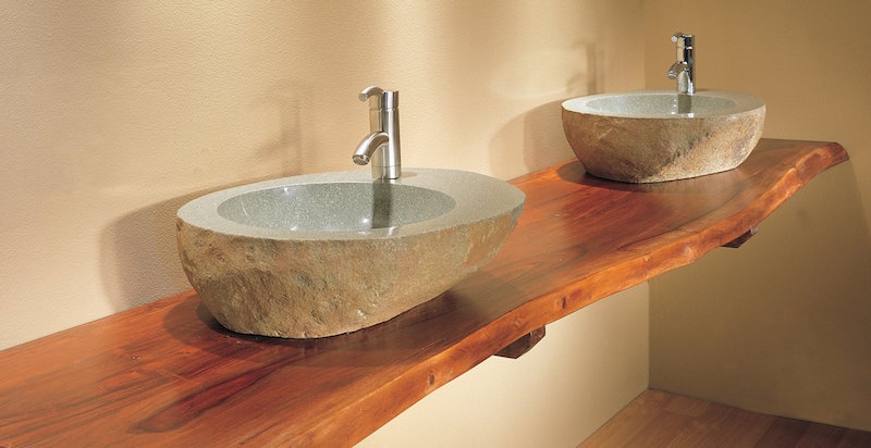 plan de travail salle de bain en bois-brut-montage-mural-vasques-pierre-naturelle-grise