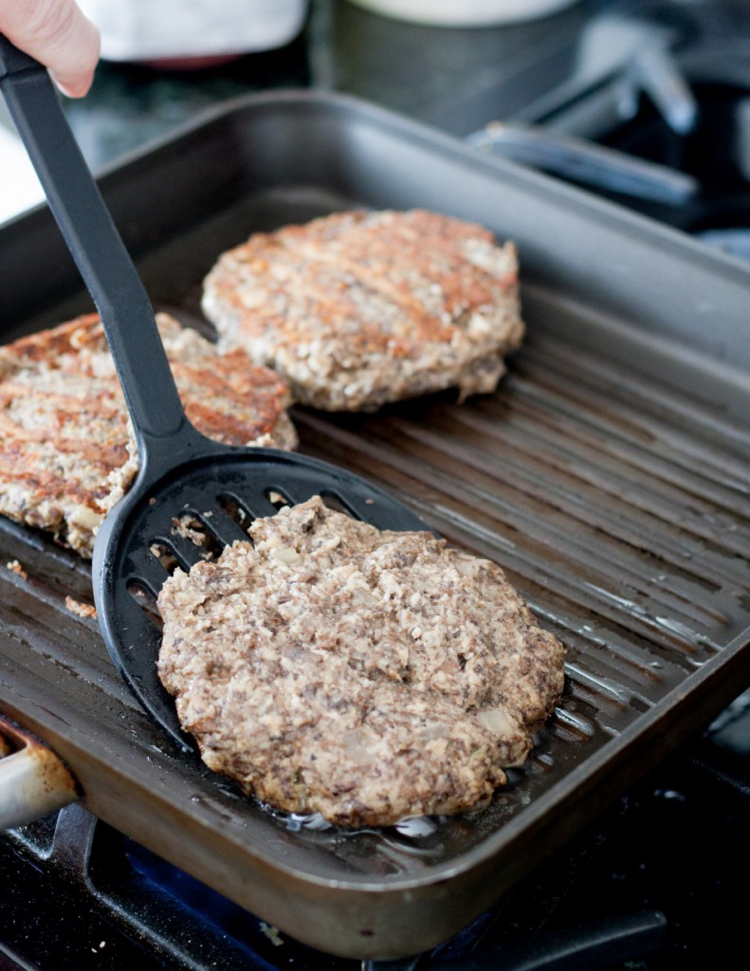 recette-hamburger-maison-comment-faire-cuir-steaks-viande-hachée
