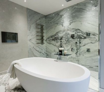 salle de bain en marbre