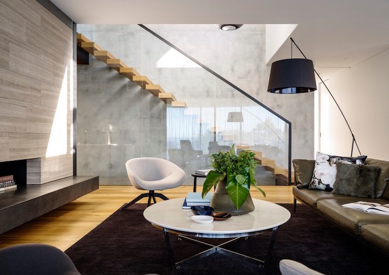 salon-contemporain-escalier-marches-suspendues-House-Mosman-Corben-architects