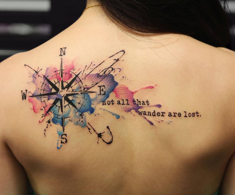 tatouage-rose-des-vents-water-color-citation-Tolkien