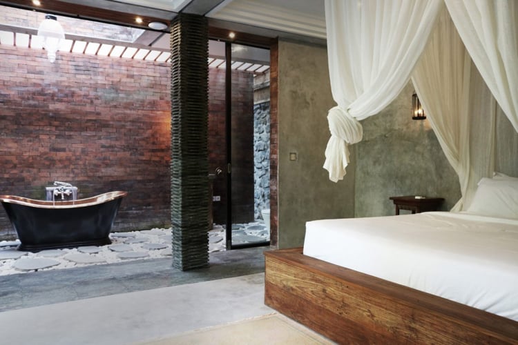terrasse bois exotique chambre-cosy-lit-bois-baignoire