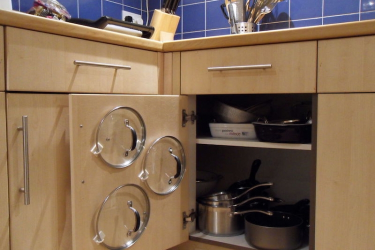 Gain de place dans la petite cuisine- astuces, meubles et gadgets au top
