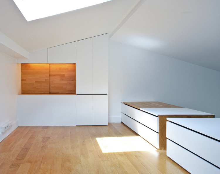astuces-rangement-grenier-meubles-sur-mesure-style-minimaliste-bois-blanc