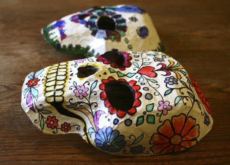 bricolage Halloween facile-masque-crâne-sucre-mexicain-papier-mâché